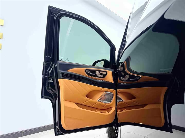 Фото 24 - Mercedes-Benz Vito