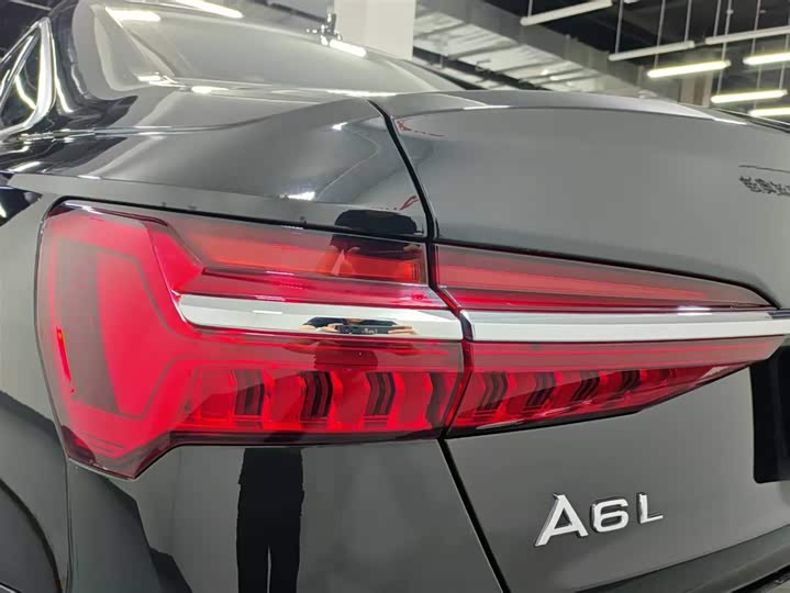 Фото 14 - Audi A6L