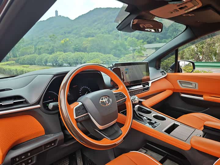 Фото 7 - Toyota Granvia