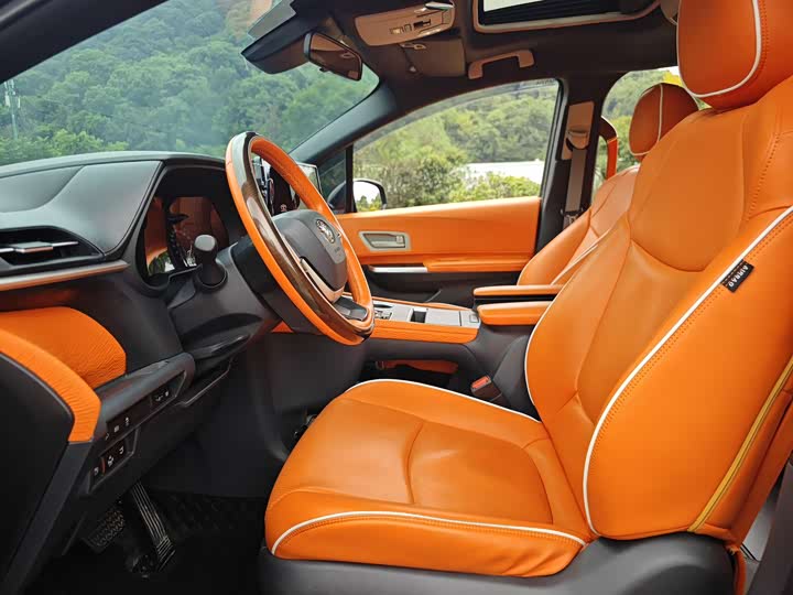 Фото 8 - Toyota Granvia