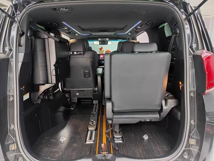 Фото 6 - Toyota Alphard