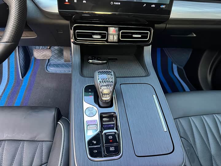 Фото 10 - GAC Trumpchi GS8