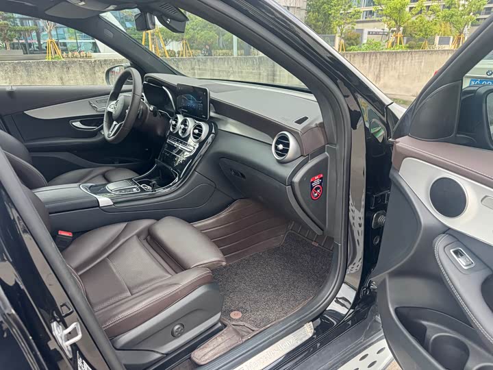 Фото 8 - Mercedes-Benz GLC-Class