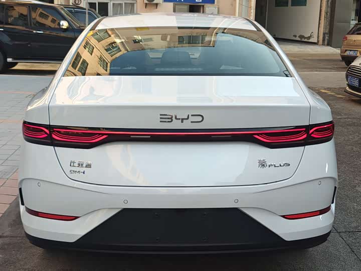 Фото 4 - BYD Qin Plus