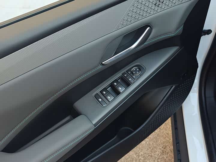 Фото 8 - BYD Qin Plus