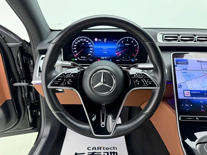 Фото 10 - Mercedes-Benz S-Class