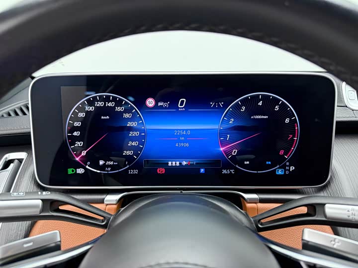 Фото 11 - Mercedes-Benz S-Class