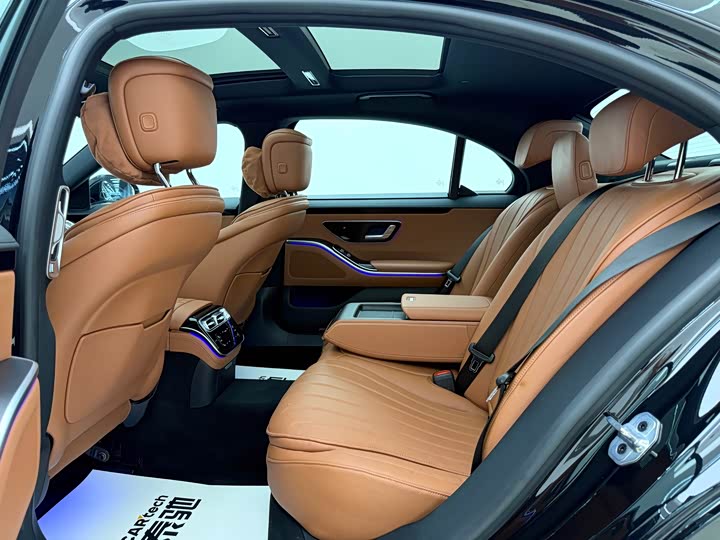 Фото 16 - Mercedes-Benz S-Class