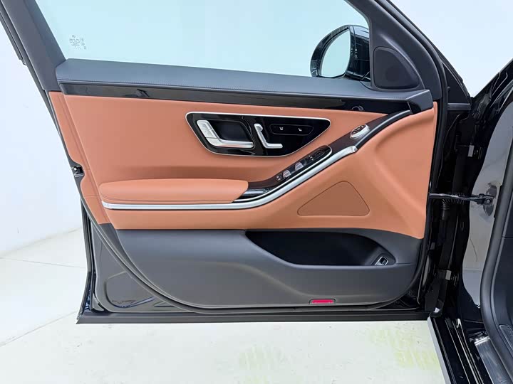 Фото 7 - Mercedes-Benz S-Class