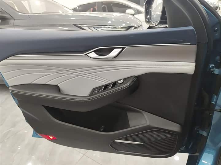 Фото 28 - Geely Preface