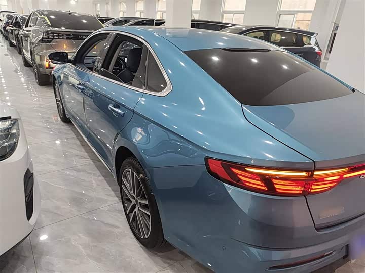 Фото 5 - Geely Preface