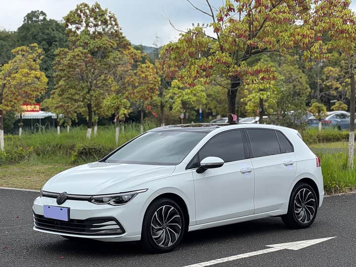 Фото 1 - Volkswagen Golf