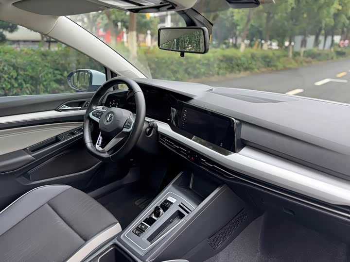 Фото 10 - Volkswagen Golf