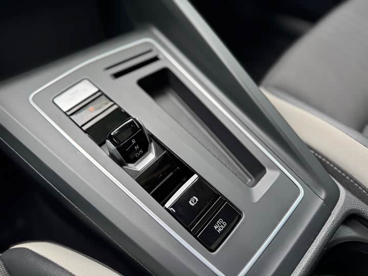 Фото 13 - Volkswagen Golf