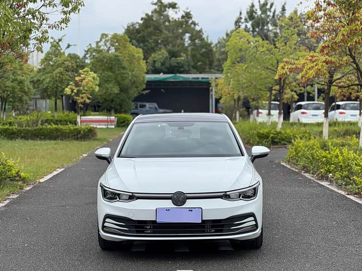 Фото 2 - Volkswagen Golf