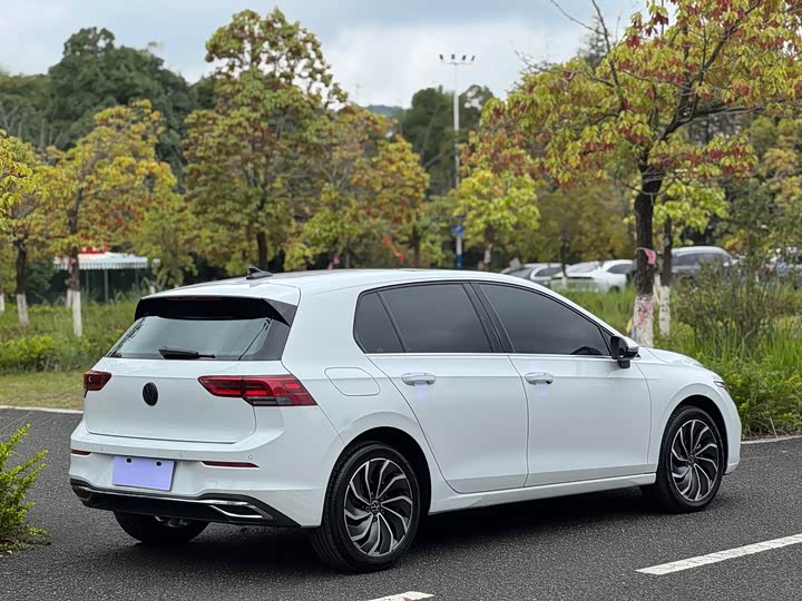 Фото 5 - Volkswagen Golf