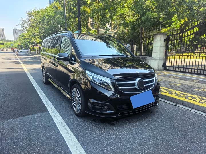 Фото 2 - Mercedes-Benz V-Class