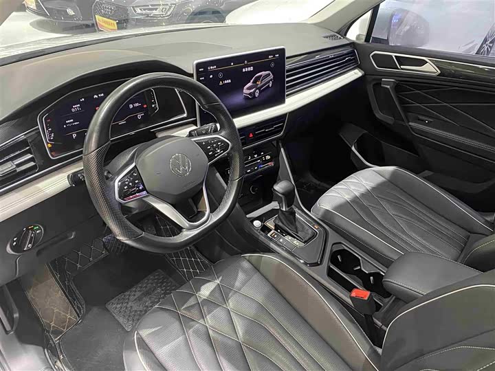 Фото 7 - Volkswagen Tiguan L Pro