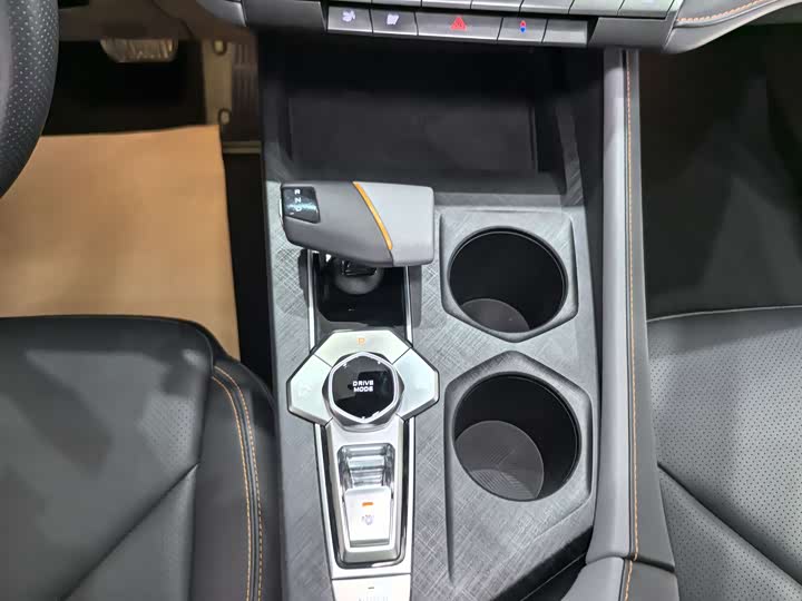 Фото 14 - Changan UNI-V