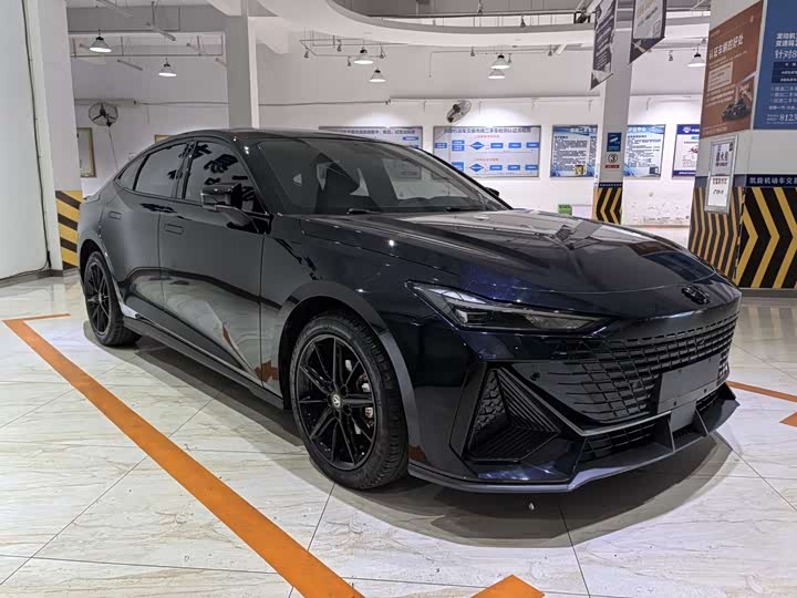 Фото 3 - Changan UNI-V