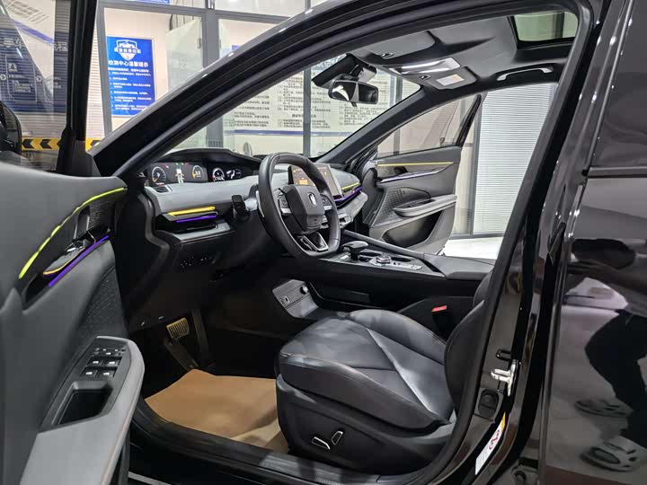 Фото 8 - Changan UNI-V