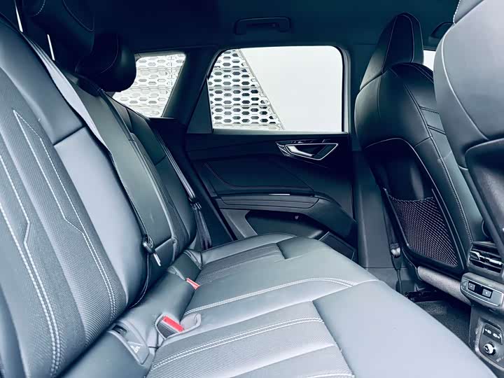 Фото 7 - Audi Q4 e-tron