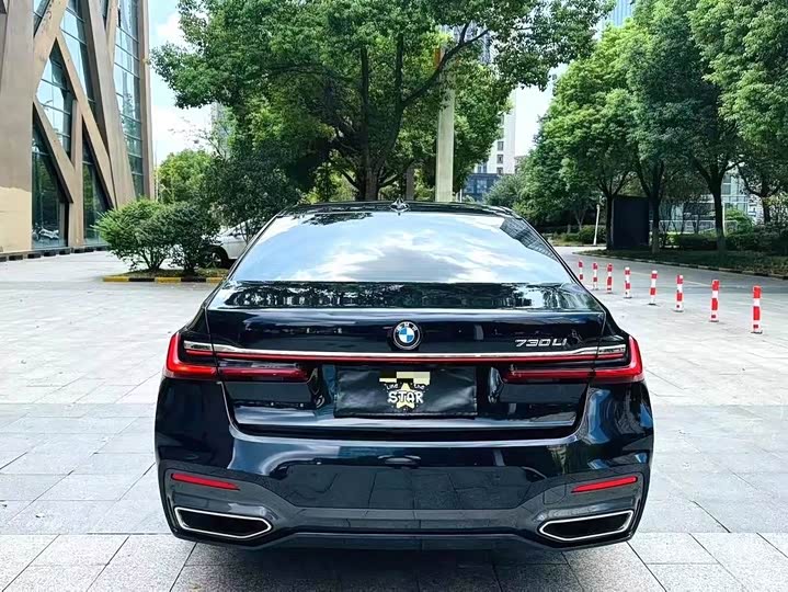 Фото 6 - BMW 7 Series