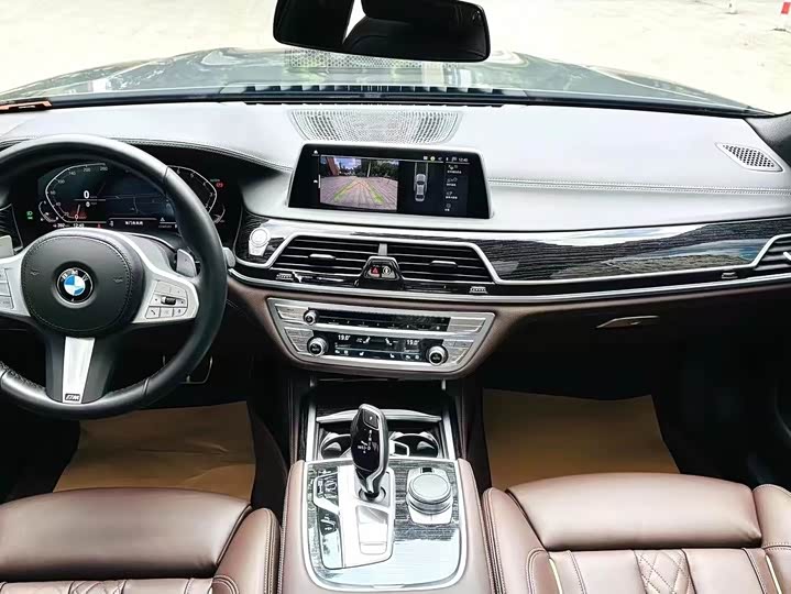 Фото 8 - BMW 7 Series