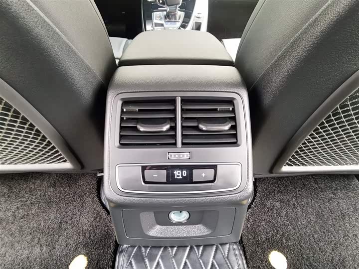 Фото 26 - Audi A5