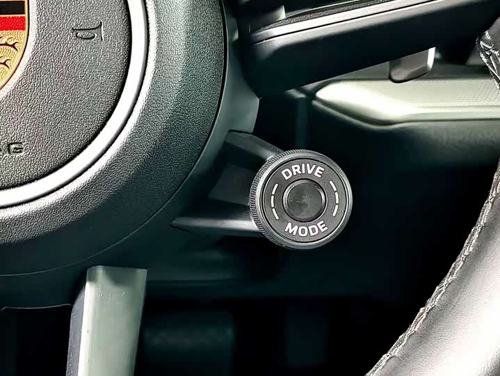 Фото 16 - Porsche Cayenne Hybrid