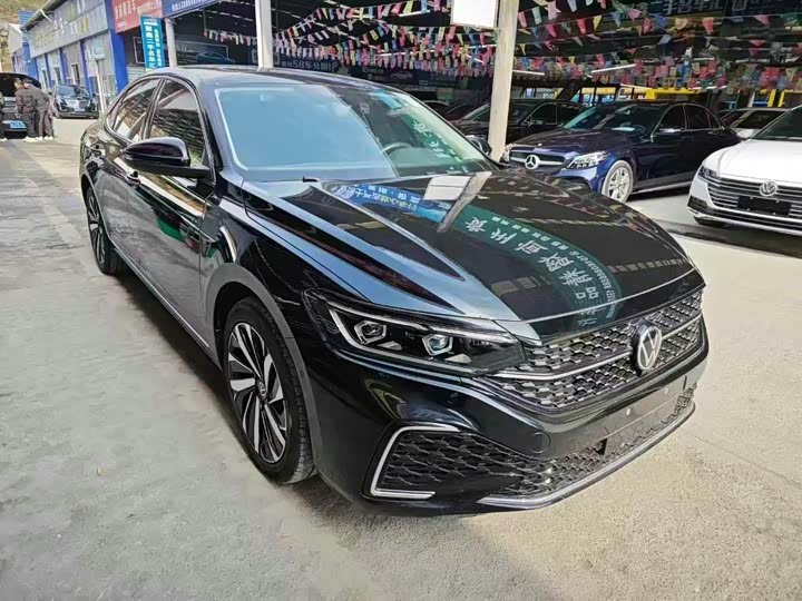 Фото 3 - Volkswagen Passat