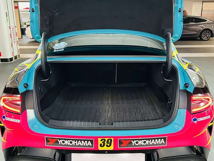 Фото 18 - Xiaomi SU7