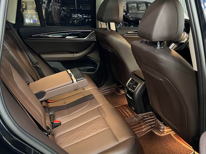 Фото 18 - BMW X3