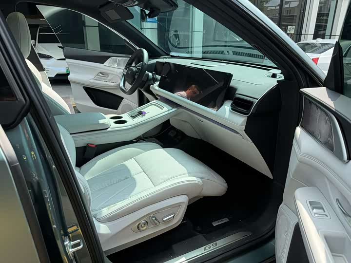 Фото 4 - XPeng G9