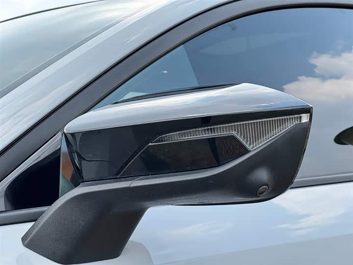 Фото 10 - Changan UNI-V