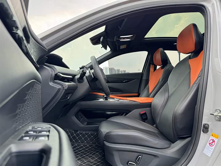 Фото 12 - Changan UNI-V