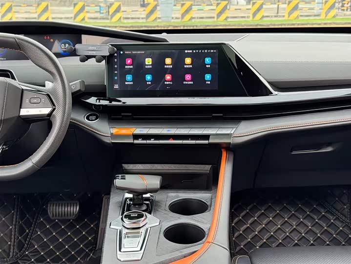 Фото 19 - Changan UNI-V