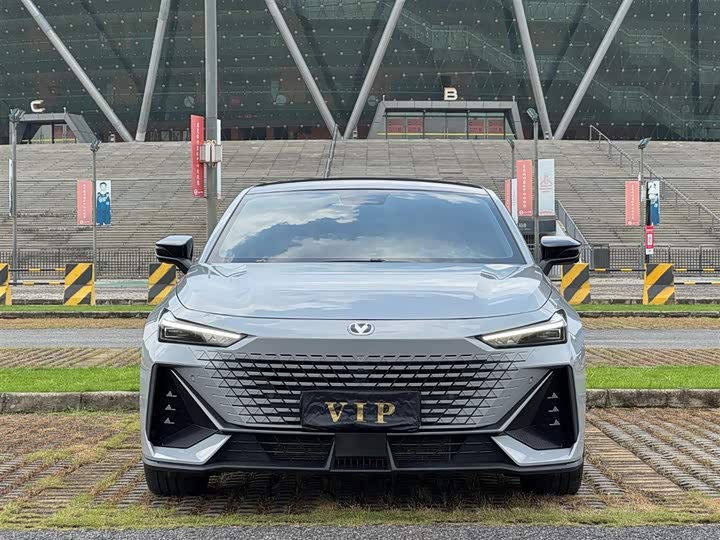 Фото 2 - Changan UNI-V