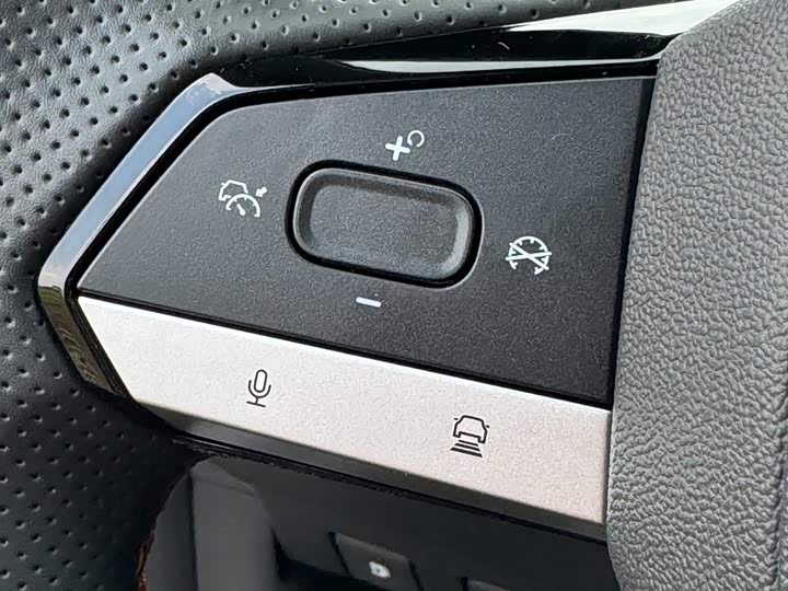 Фото 20 - Changan UNI-V