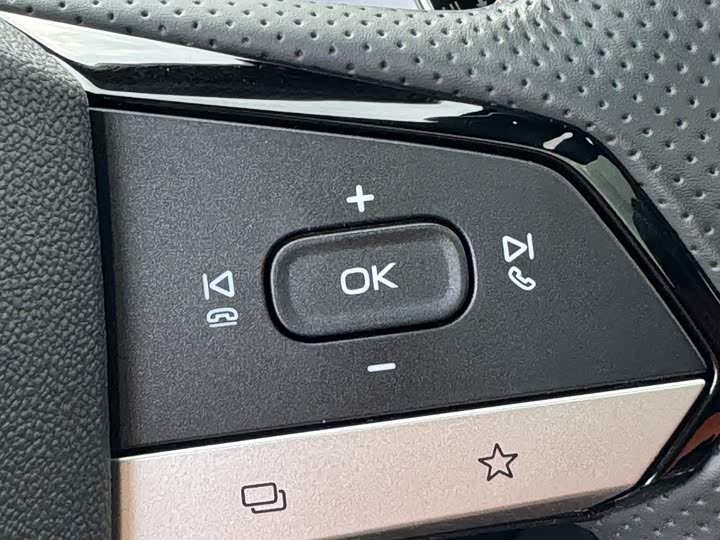 Фото 21 - Changan UNI-V