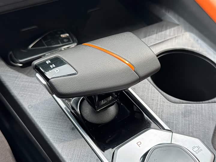 Фото 25 - Changan UNI-V