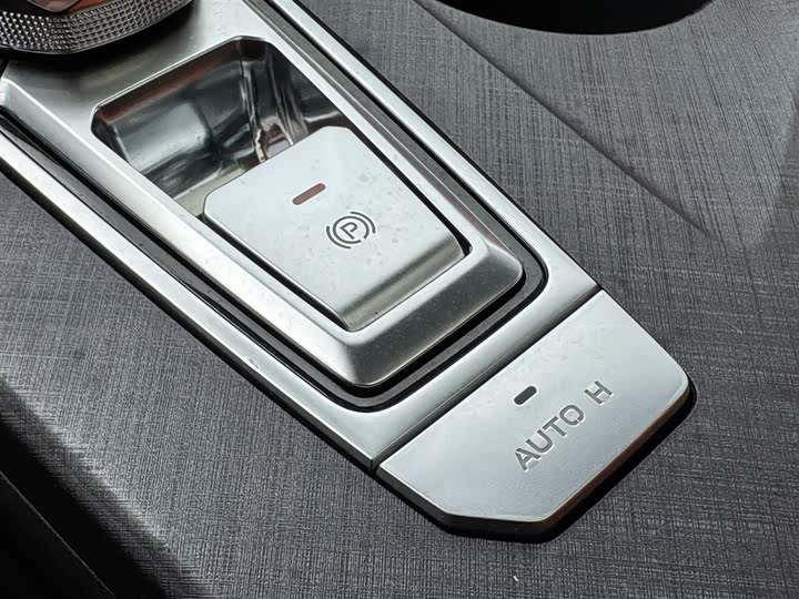 Фото 27 - Changan UNI-V