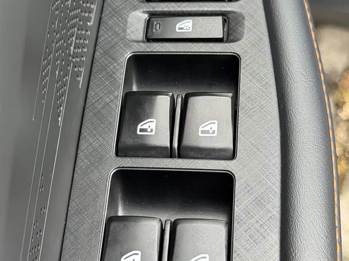 Фото 28 - Changan UNI-V