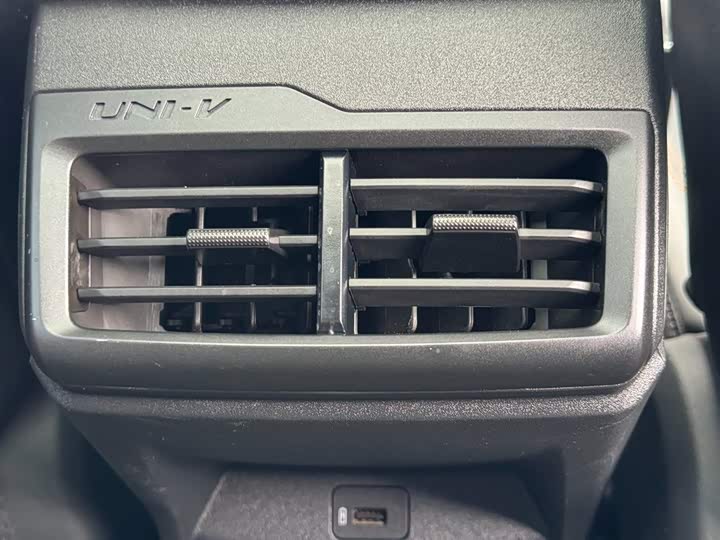 Фото 29 - Changan UNI-V