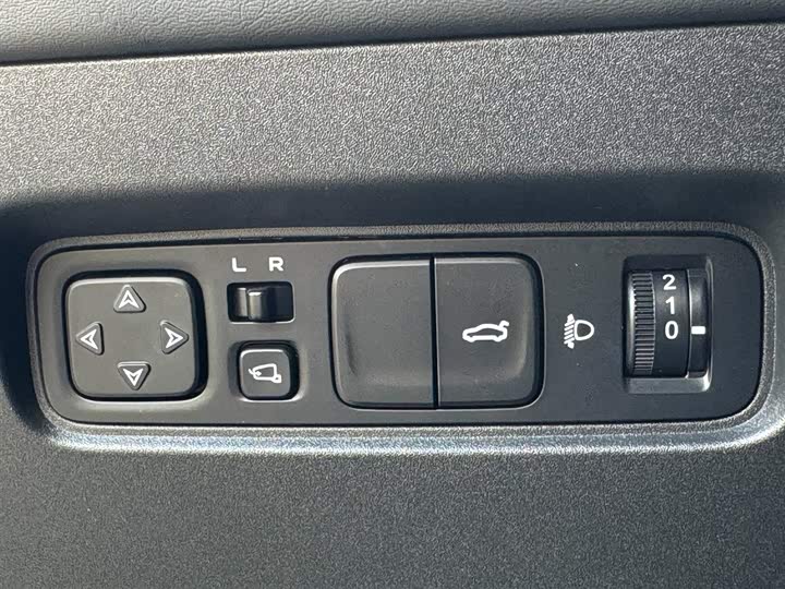 Фото 30 - Changan UNI-V