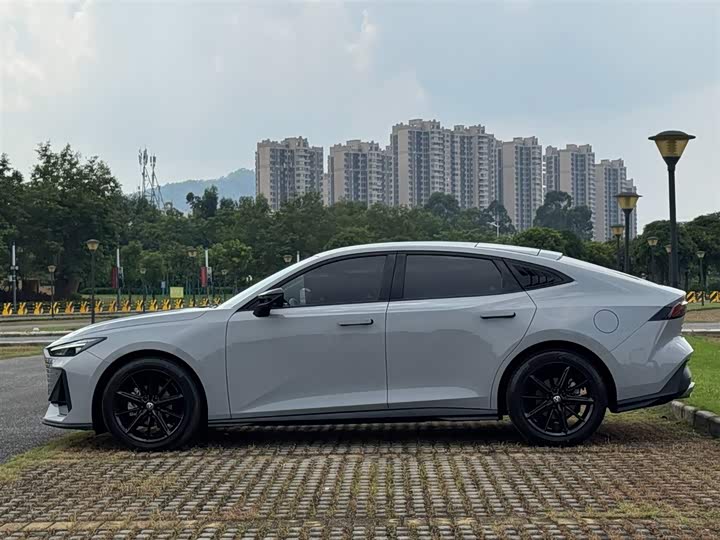 Фото 7 - Changan UNI-V