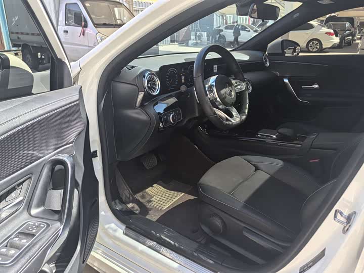 Фото 4 - Mercedes-Benz A-Class