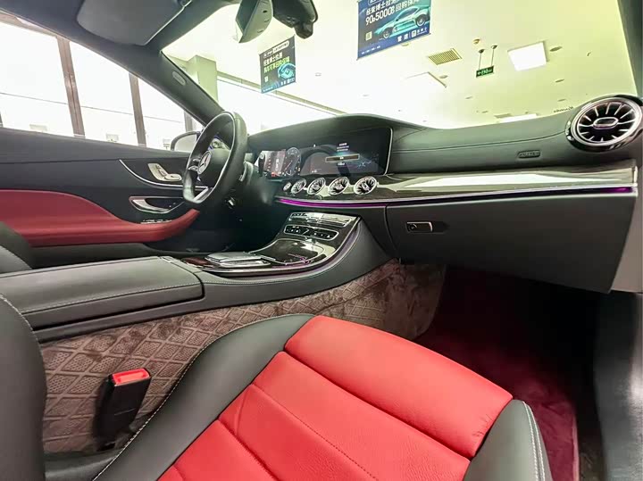 Фото 12 - Mercedes-Benz E-Class