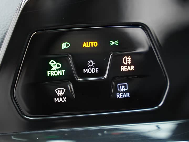 Фото 11 - Volkswagen Golf