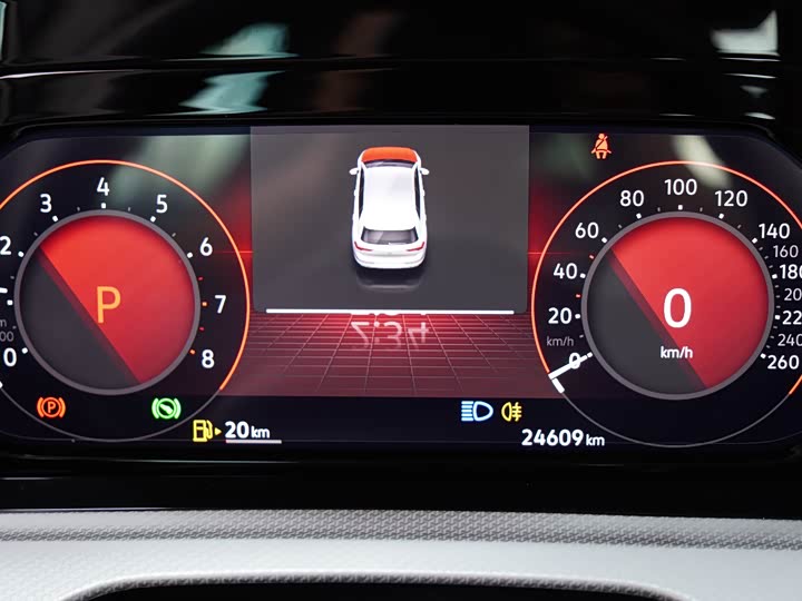 Фото 12 - Volkswagen Golf